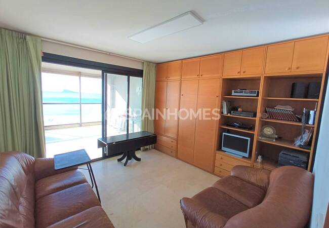 Alicante Benidorm'da Olanaklara Yakın Deniz Kenarı Şık Daire 13