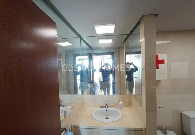 Alicante Benidorm'da Olanaklara Yakın Deniz Kenarı Şık Daire 14