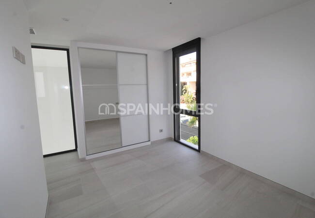 Sea View Villas with Pool and Terraces in Finestrat Alicante 17