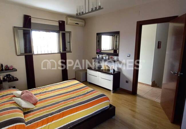 Apartment with City Views in City Center of Alicante 11