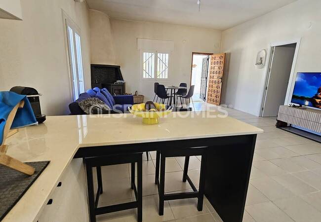 Well-located Country House with Private Pool in Alicante 24