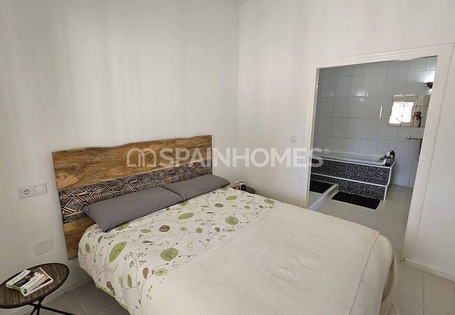 Well-located Country House with Private Pool in Alicante 26