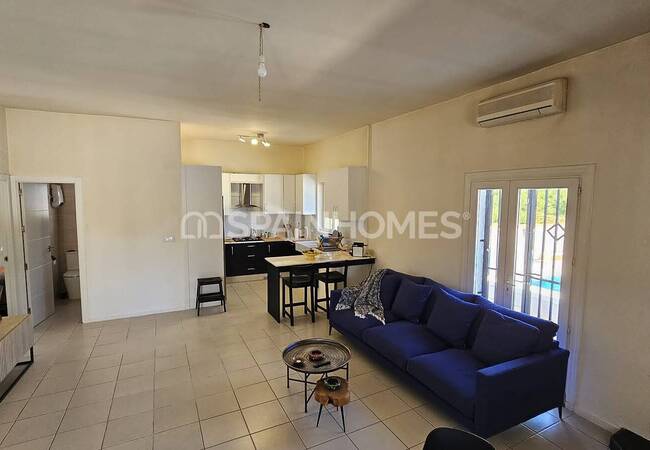 Well-located Country House with Private Pool in Alicante 23