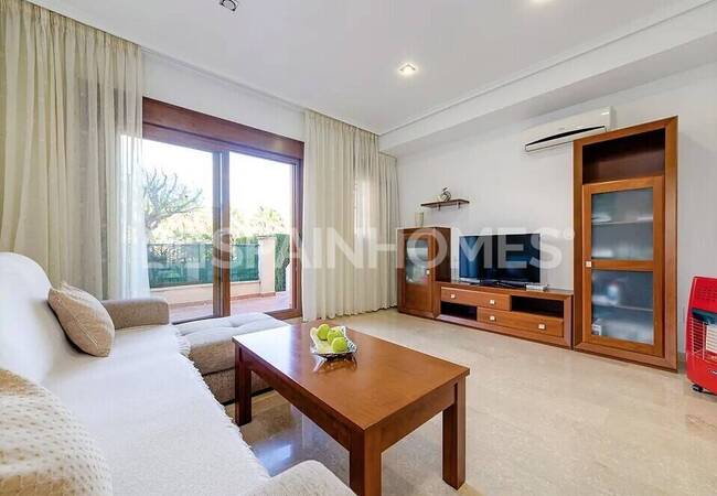 Orihuela Las Ramblas’ta Golf Sahasına Bitişik Eşyalı Villa 21