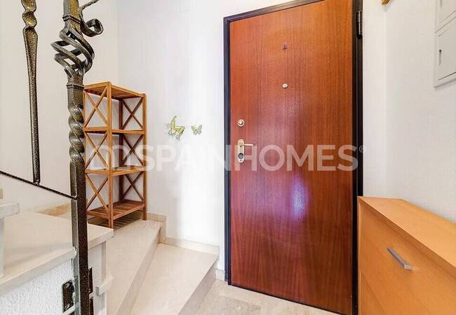 Orihuela Las Ramblas’ta Golf Sahasına Bitişik Eşyalı Villa 26