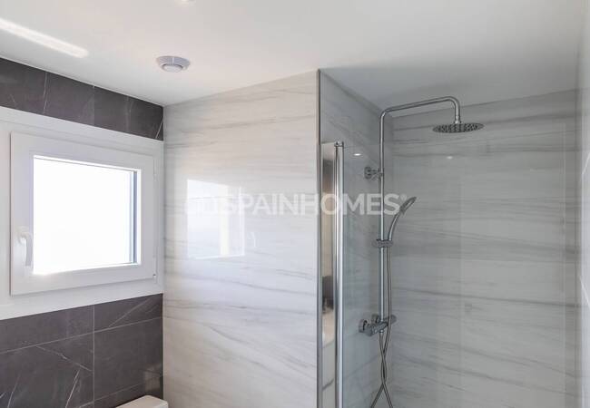 Contemporary Flats with Sea Views in Punta Prima 66
