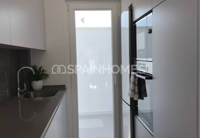 Alicante Villamartin’de Avantajlı Konumda Havuzlu Şık Evler 22