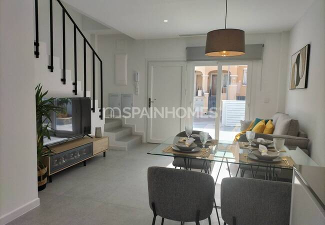 Alicante Villamartin’de Avantajlı Konumda Havuzlu Şık Evler 18