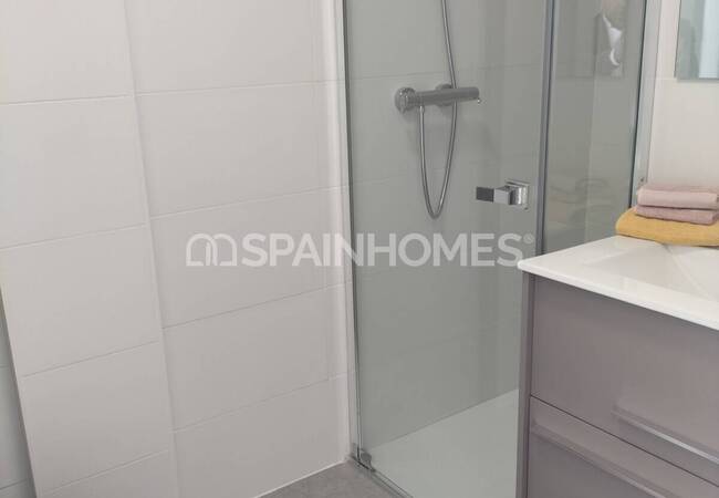 Alicante Villamartin’de Avantajlı Konumda Havuzlu Şık Evler 36