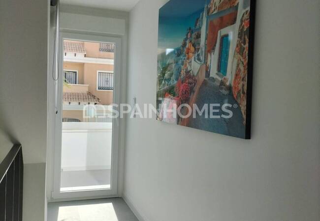 Alicante Villamartin’de Avantajlı Konumda Havuzlu Şık Evler 31