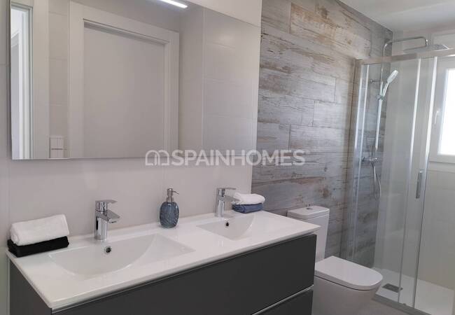 Alicante Villamartin’de Avantajlı Konumda Havuzlu Şık Evler 34