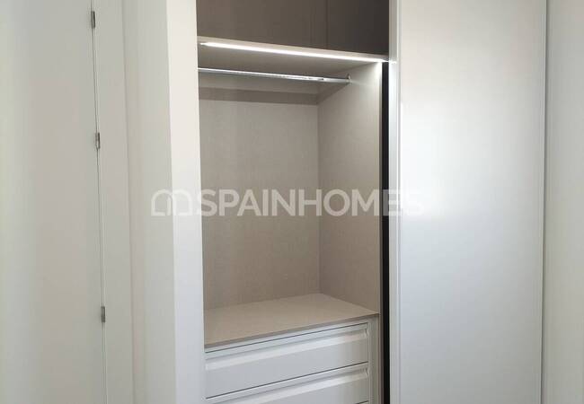 Alicante Villamartin’de Avantajlı Konumda Havuzlu Şık Evler 30