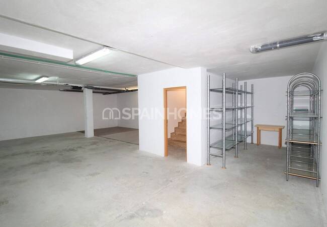 Detached Villa with Communal Pool in Los Montesinos 32