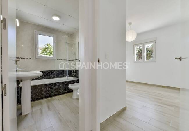 Villa with Swimming Pool in Alfaz Del Pi Alicante 42