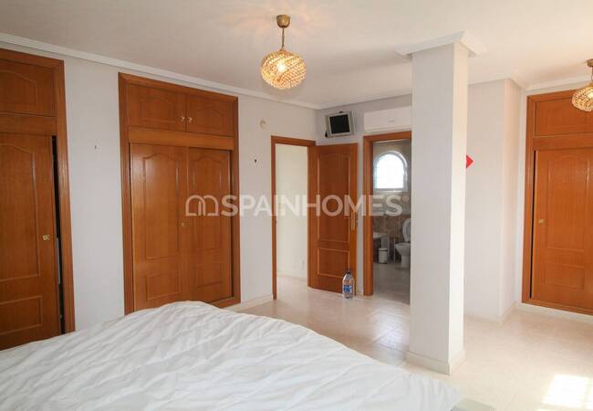Key-ready Detached Villa with a Private Pool in Orihuela Spain 25
