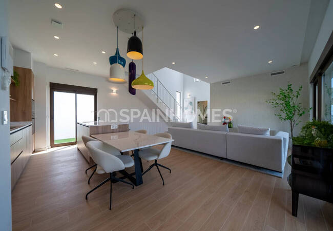 Finestrat'ta Şehre Yakın Özel Havuzlu Villalar 16