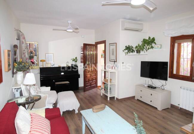 Mediterranean Style Villa 250m From the Beach in La Zenia 24