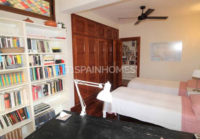 Mediterranean Style Villa 250m From the Beach in La Zenia 36