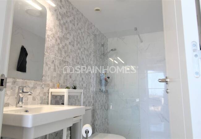 Chic Apartment Close to the Beach and Amenities in Finestrat 24