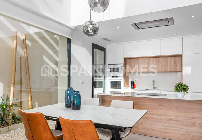 Benijofar'da Özel Havuzlu ve Otoparklı Şık Villalar 17