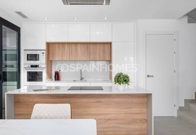 Benijofar'da Özel Havuzlu ve Otoparklı Şık Villalar 19