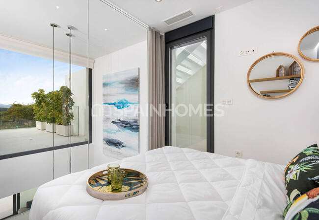 Benijofar'da Özel Havuzlu ve Otoparklı Şık Villalar 26