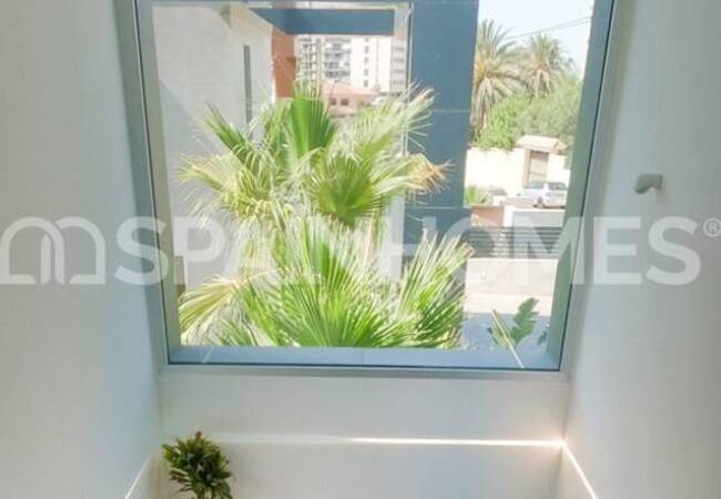 Alicante'de Plajın Yanı Başında Anahtar Teslim Villa 8