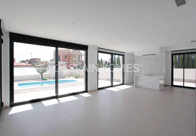 El Campello Alicante'de Sahile ve Şehre Yakın Lüks Villalar 15