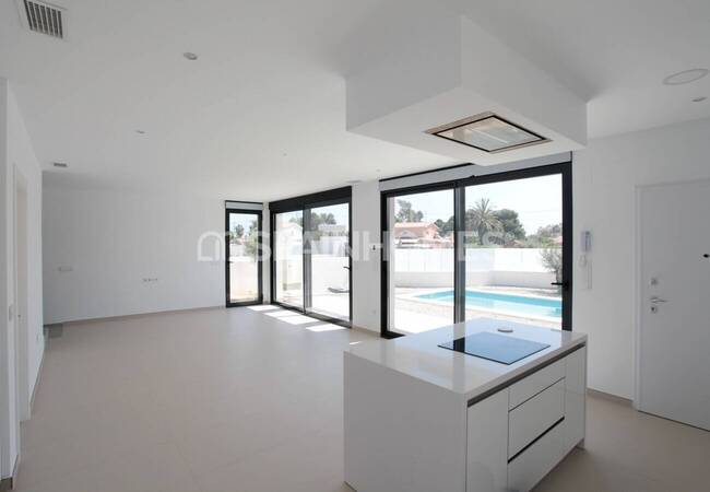 El Campello Alicante'de Sahile ve Şehre Yakın Lüks Villalar 18