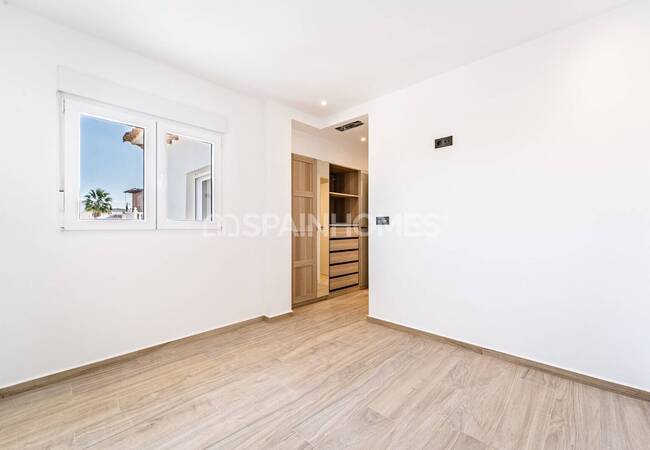 Recently Renovated Luxurious Villa in La Zenia Costa Blanca 29