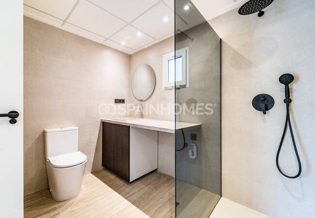 Recently Renovated Luxurious Villa in La Zenia Costa Blanca 30