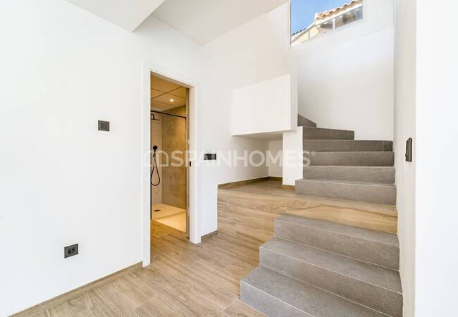 Recently Renovated Luxurious Villa in La Zenia Costa Blanca 24