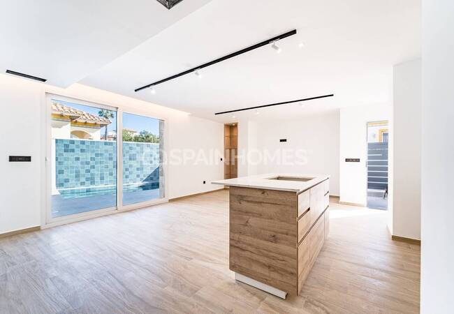Recently Renovated Luxurious Villa in La Zenia Costa Blanca 15