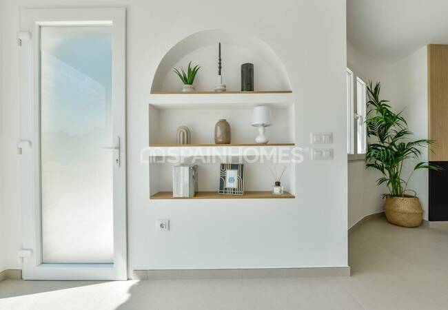 Benissa'da Plaja Yakın Konumda 4 Yatak Odalı Yenilenmiş Ev 9