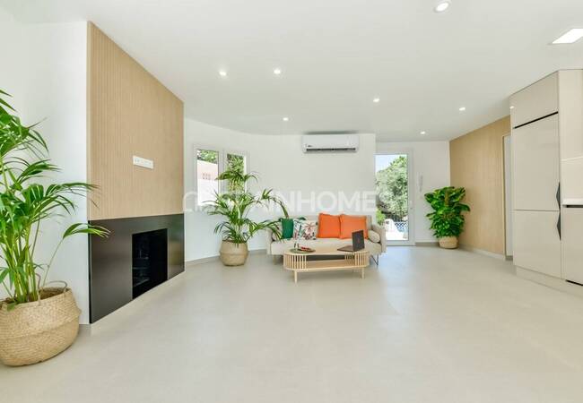 Benissa'da Plaja Yakın Konumda 4 Yatak Odalı Yenilenmiş Ev 10