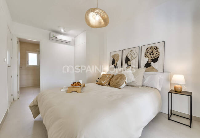 Benissa'da Plaja Yakın Konumda 4 Yatak Odalı Yenilenmiş Ev 17