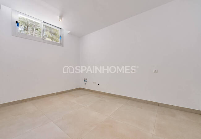 Luxe 3-bedroom House with Private Swimming Pool in Finestrat 32