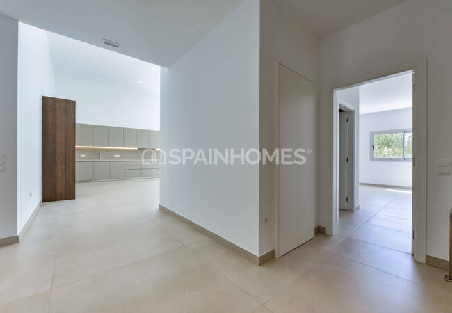 Luxe 3-bedroom House with Private Swimming Pool in Finestrat 46