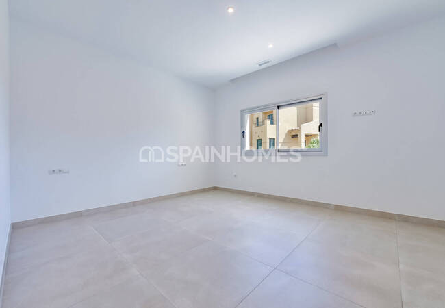 Luxe 3-bedroom House with Private Swimming Pool in Finestrat 47