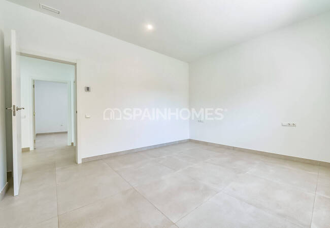 Luxe 3-bedroom House with Private Swimming Pool in Finestrat 48