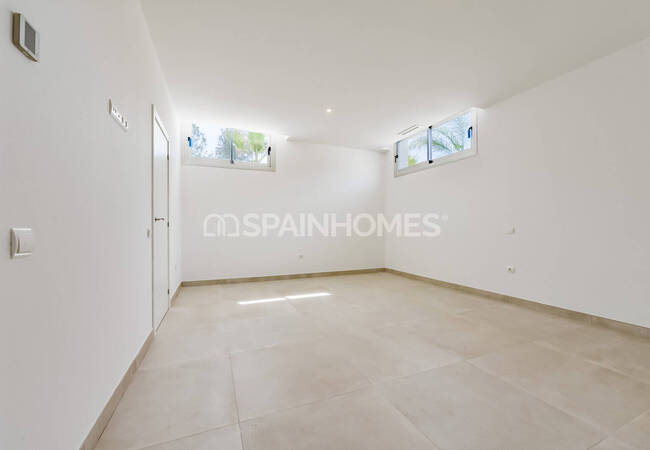 Luxe 3-bedroom House with Private Swimming Pool in Finestrat 30