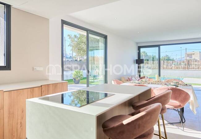 Detached Houses with Chic Designs in El Campello Alicante 16