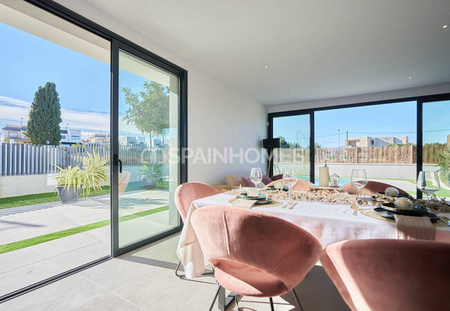 Detached Houses with Chic Designs in El Campello Alicante 11