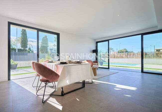 Detached Houses with Chic Designs in El Campello Alicante 10