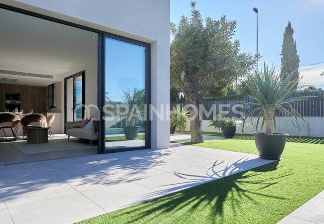 Detached Houses with Chic Designs in El Campello Alicante 6
