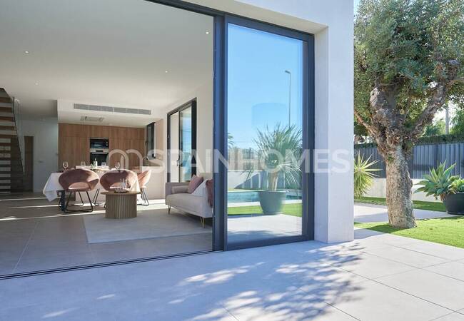 Detached Houses with Chic Designs in El Campello Alicante 8