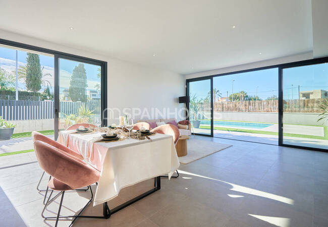 Detached Houses with Chic Designs in El Campello Alicante 13