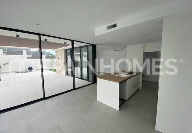 Detached Villas with Large Usage Spaces in Orihuela Alicante 15