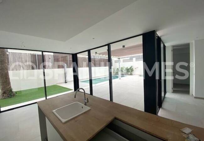 Detached Villas with Large Usage Spaces in Orihuela Alicante 14