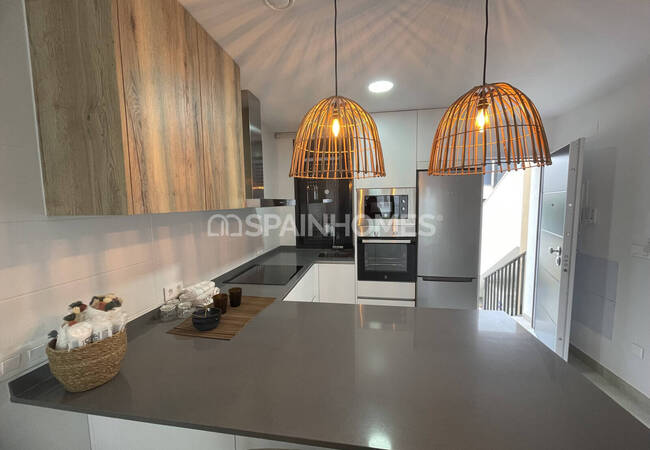 Villamartin'de Havuzlu Sitede Şık Tasarımlı Daireler 30